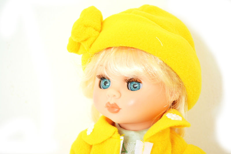 кукла эля в пальто