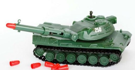 Танк со стреляющей пушкой Танк со стреляющей пушкой