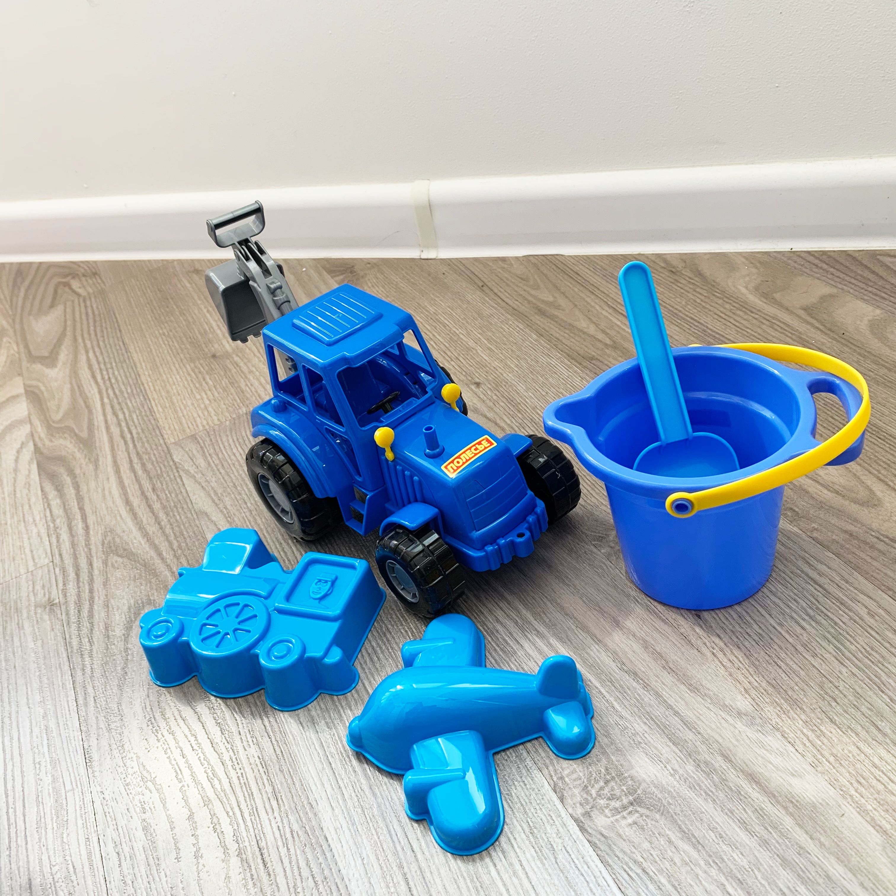 Набор для песочницы с синим трактором 21 см с копалкой, 2-мя формочками, ведерком и совком  Полесье