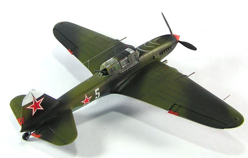 Модель для склеивания Ил-2: Советский самолет-штурмовик