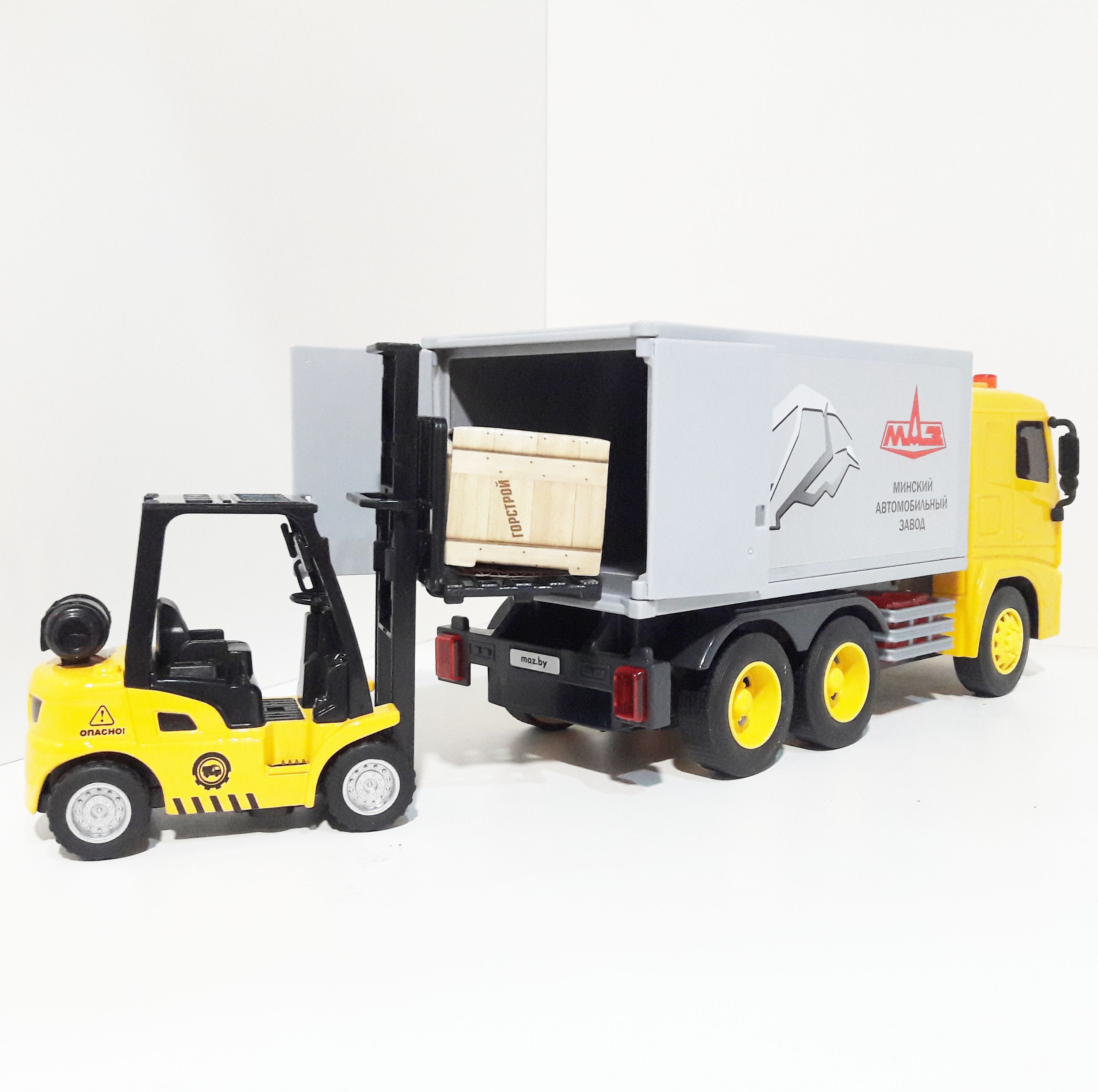 Машинка фургон МАЗ (26 см) и автопогрузчик (инерция, свет, звук) Машинка фургон МАЗ (26 см) и автопогрузчик (инерция, свет, звук)