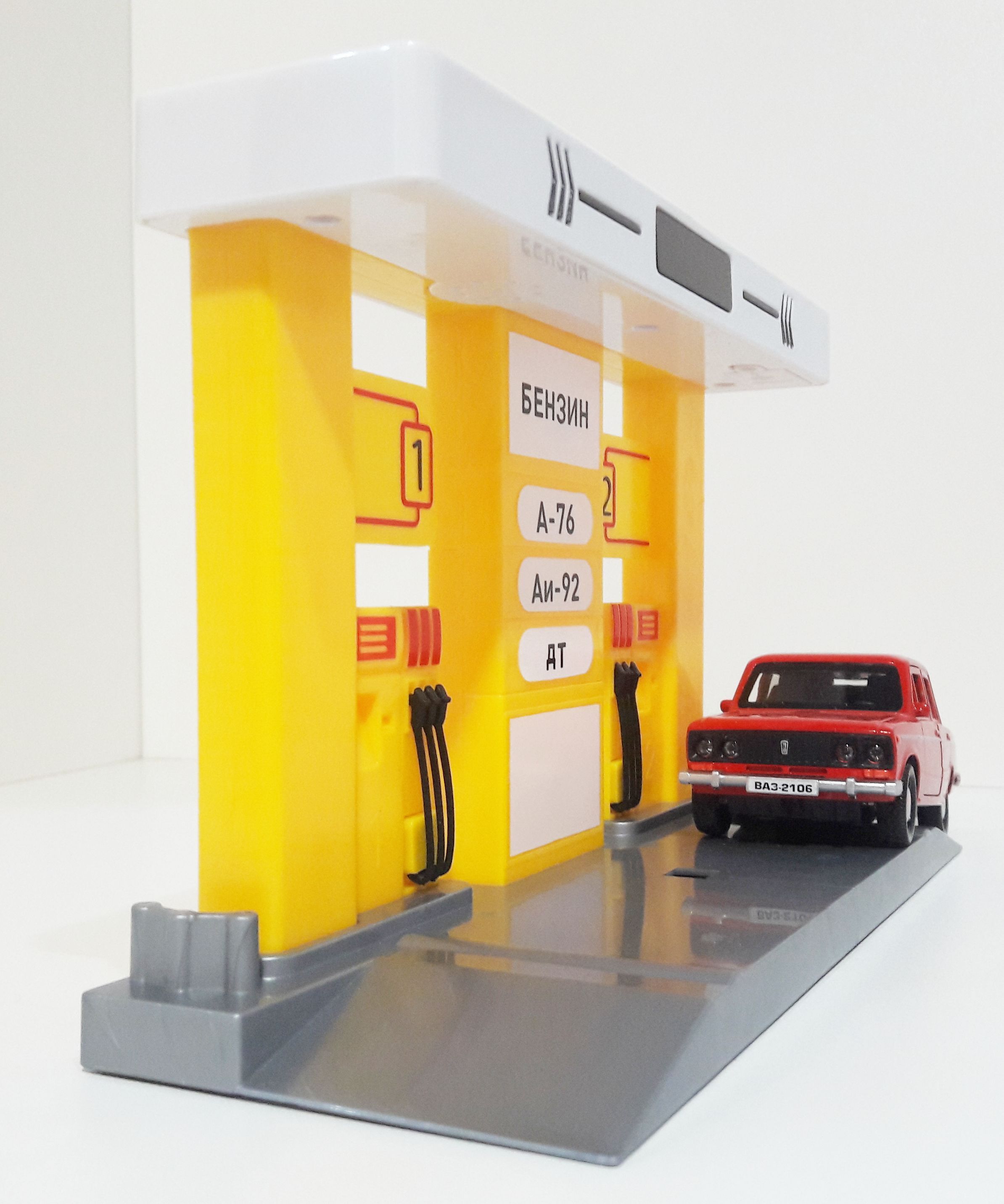 Игрушечная парковка  Игровой набор Автозаправочная станция с машинкой жигули