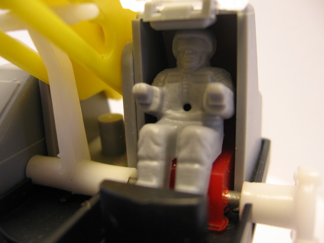 Игрушка автокран гусеничный