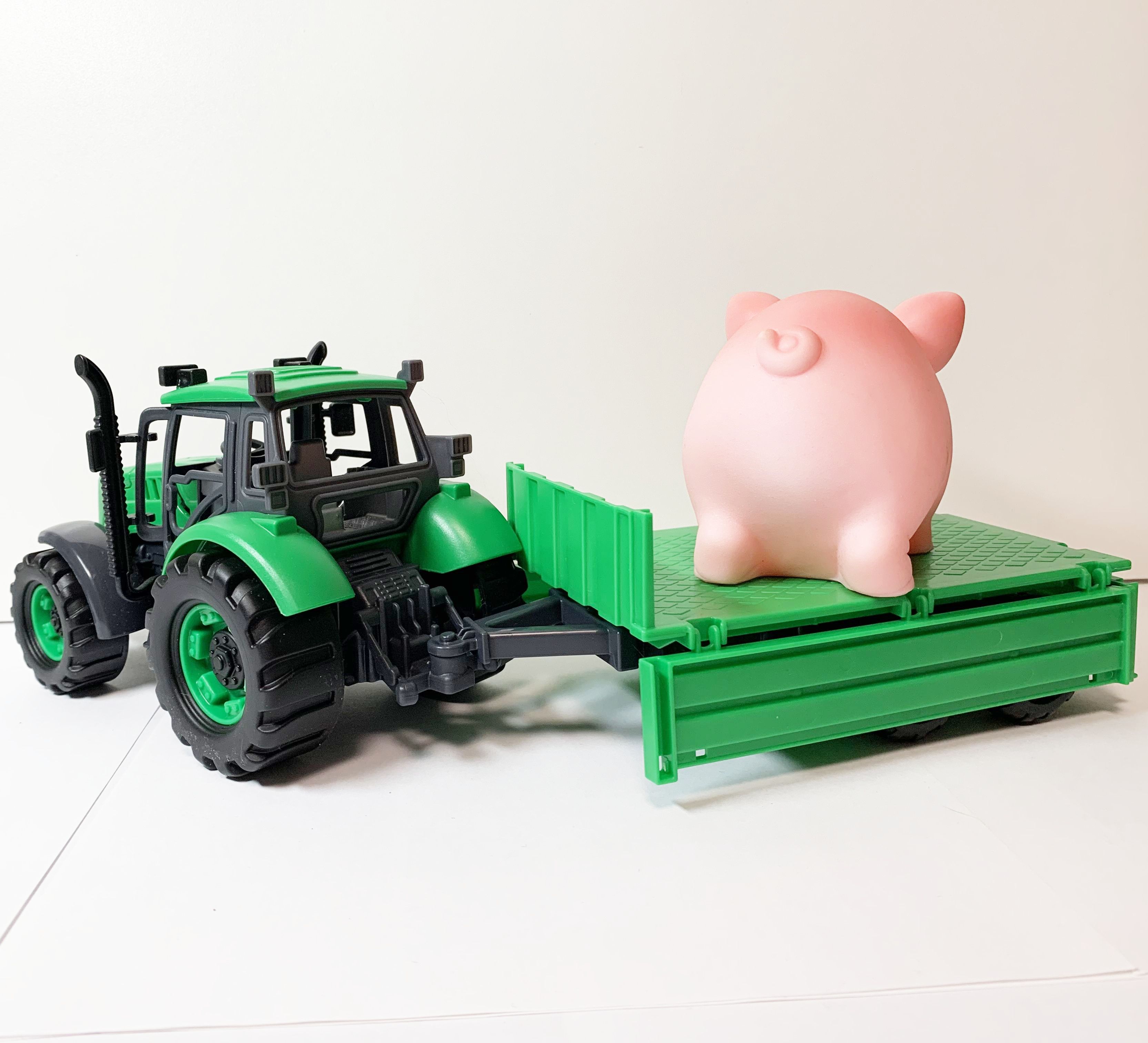 Набор: везем мега свинку на тракторе с прицепом