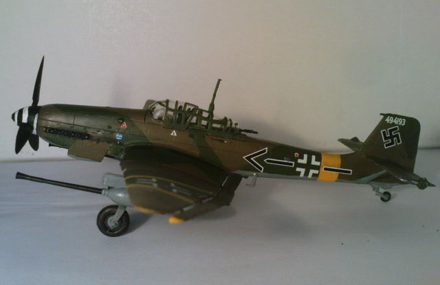 Сборная модель самолета Юнкерс Ju-87G2 с 37-мм пушками