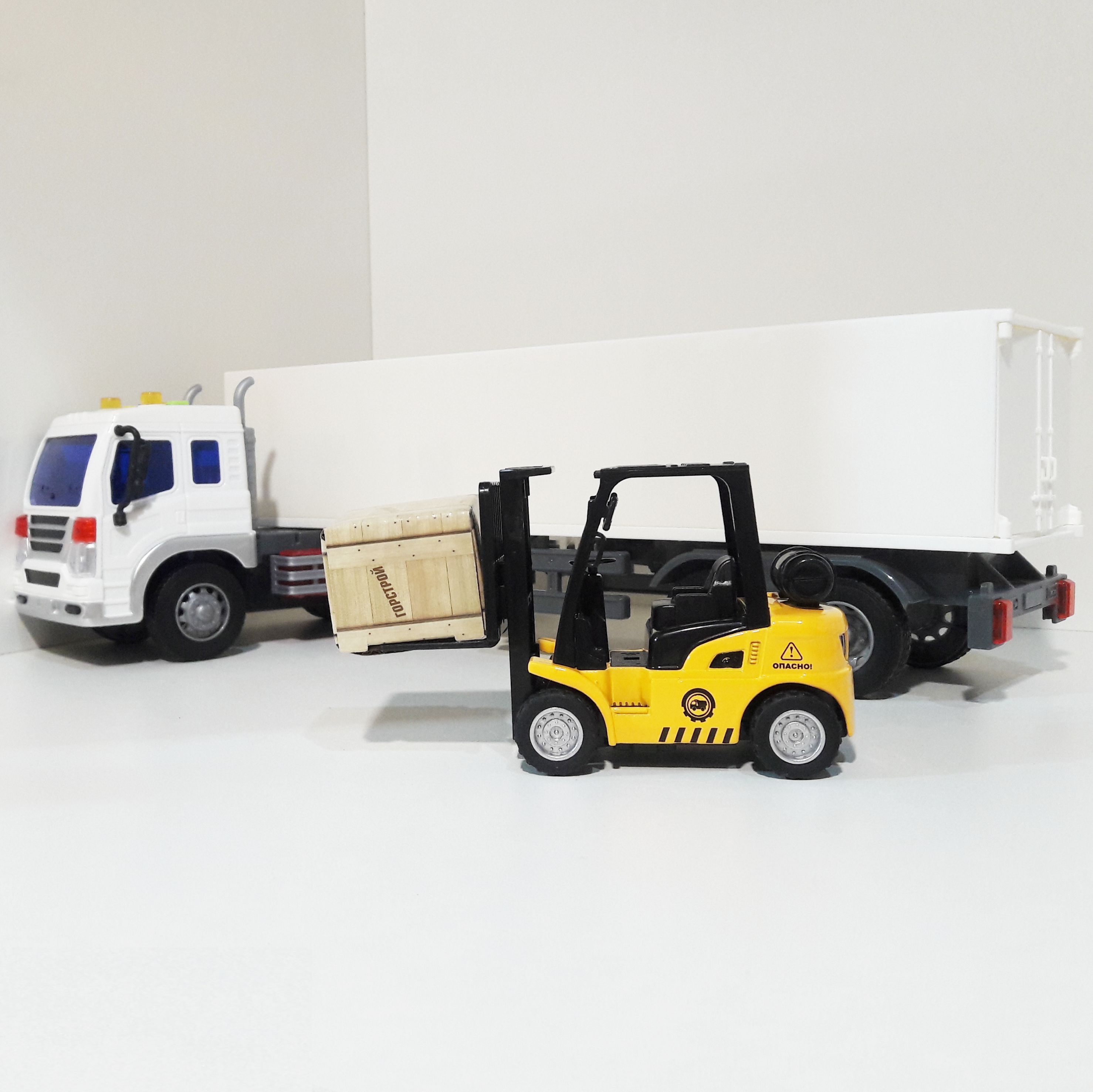 Игровой набор- машинка фура белая 47 см - автопогрузчик  Полесье  инерция, свет, звук