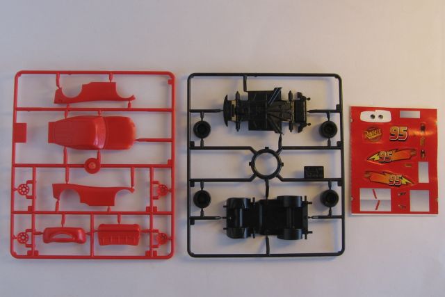 Машинки из мультфильма тачки