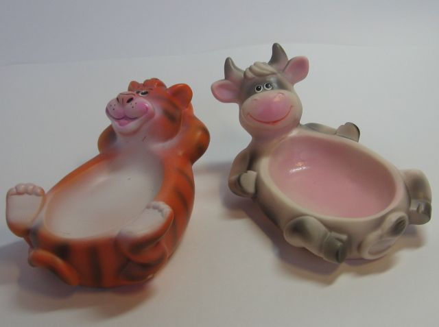 Детские мыльницы.  Дети моют руки с мыльницей Тигр.