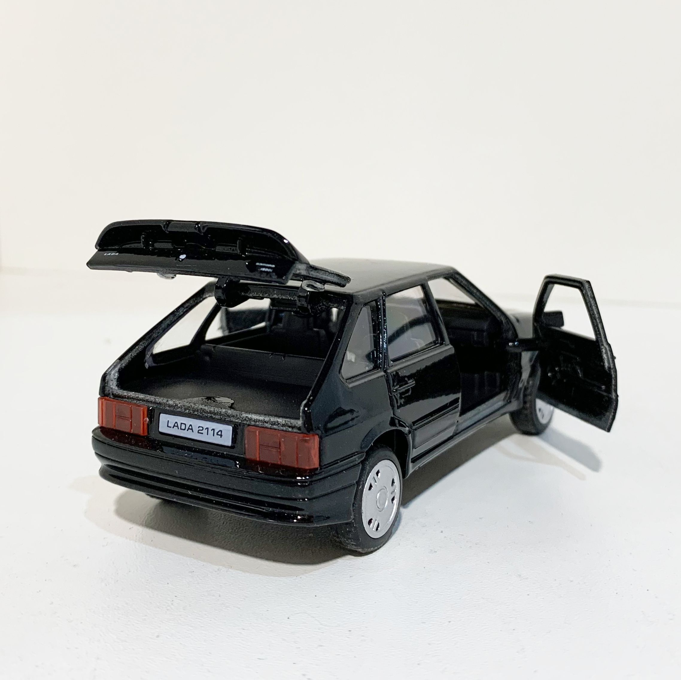 Металлическая инерционная машинка ЛАДА Самара LADA Samara 2114 черная