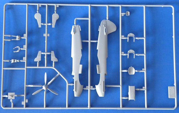 Сборка без клея модели самолета Як-3.