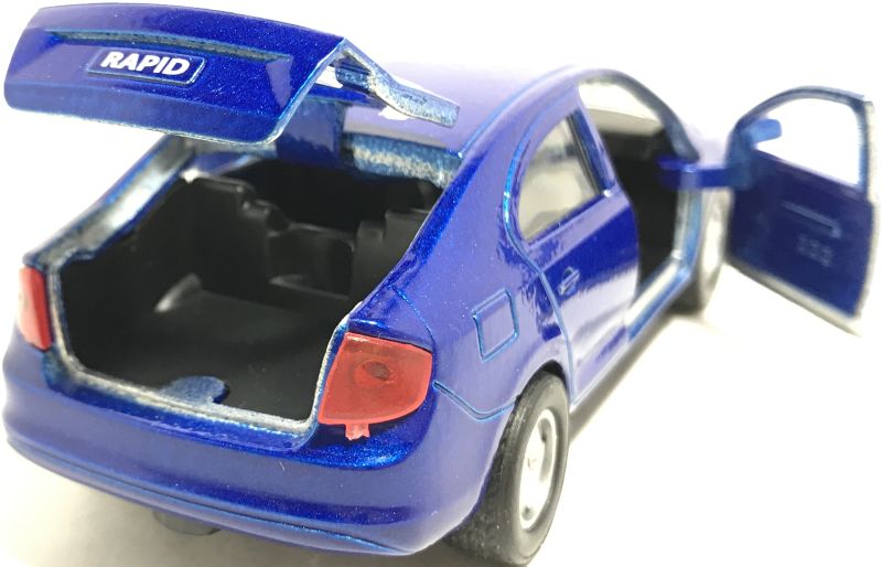 Игрушечная машинка Skoda Rapid синяя