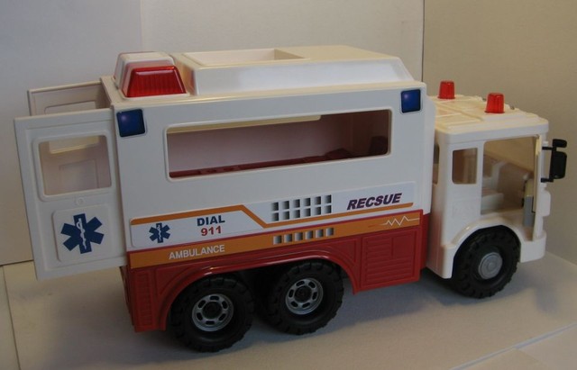 Игрушки Daesung. Игрушка машинка скорая помощь. Daesung машинки.