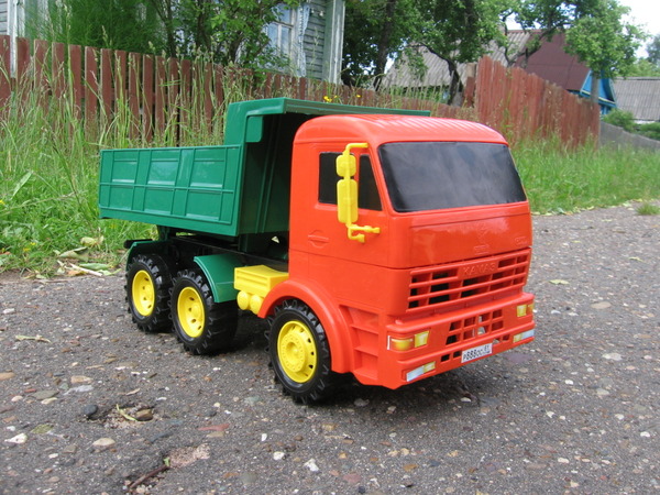 Самосвал игрушка. Детский игрушечный самосвал. 