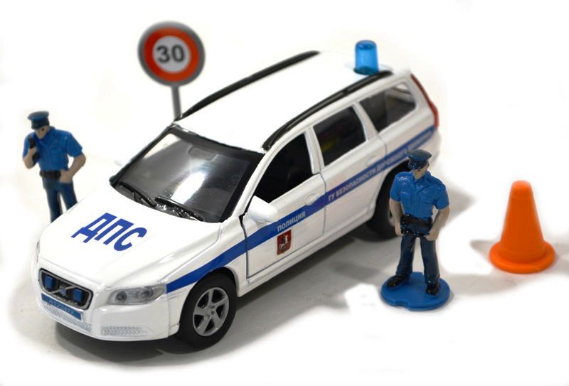 Автомобиль Volvo полиция. Полицейский автомобиль Volvo