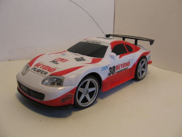 Радиоуправляемая машинка игрушка Knigt Racer