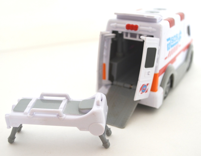 Машинка Скорая Помощь. Скорая Помощь Simba Dickie