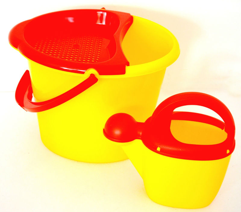Набор с ведром, лейкой, мастерком и формой для песочных кирпичей