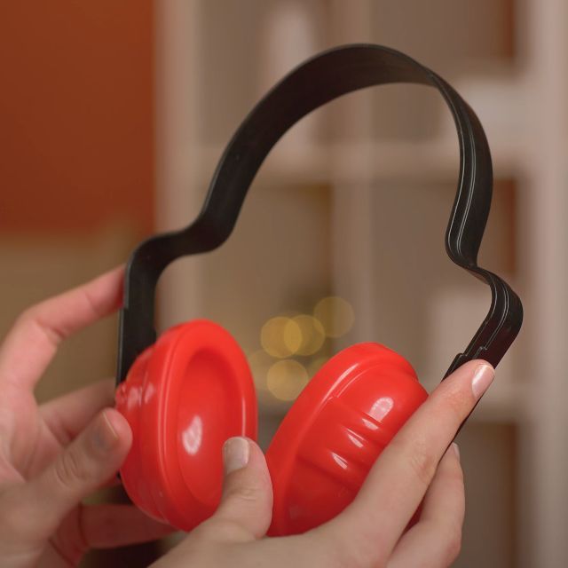 Набор 4-х игрушечных инструментов Полесье для малышей с механическим вращением болгарка, циркулярка, перфоратор с наушниками, бензопила