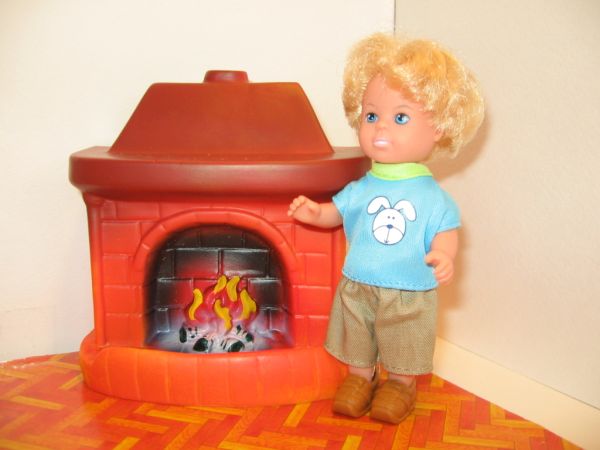 Интерьер для кукольного домика с мебелью и куклами