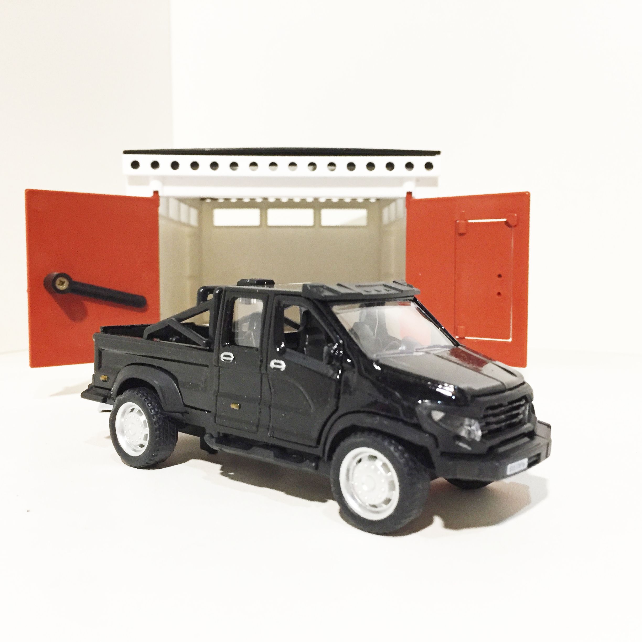 Гараж с распашными воротами - ГАЗ Вепрь черный - металл, инерция, открытие дверей