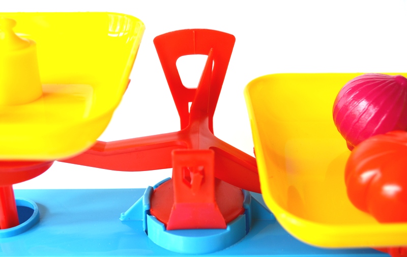 Игрушечные весы. Весы детские. Весы для игры в магазин