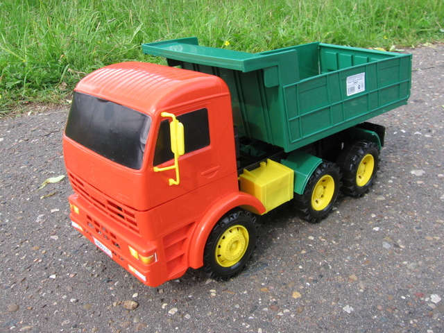 Самосвал игрушка. Детский игрушечный самосвал. 