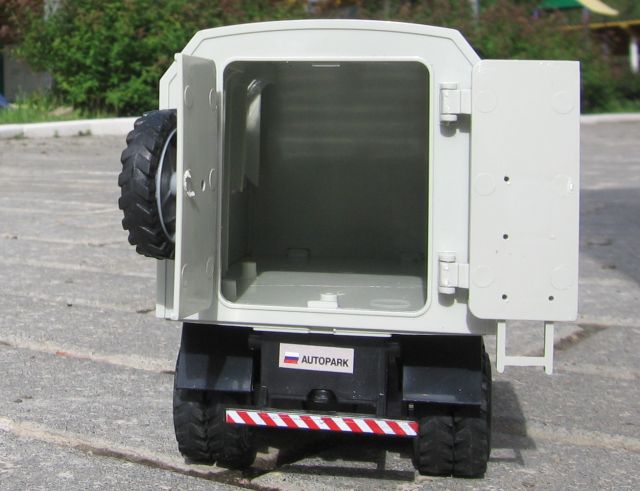 Игрушка машина КАМАЗ с будкой