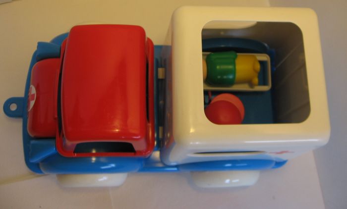 Машинка скорая помощь. Купить детскую скорую помощь.