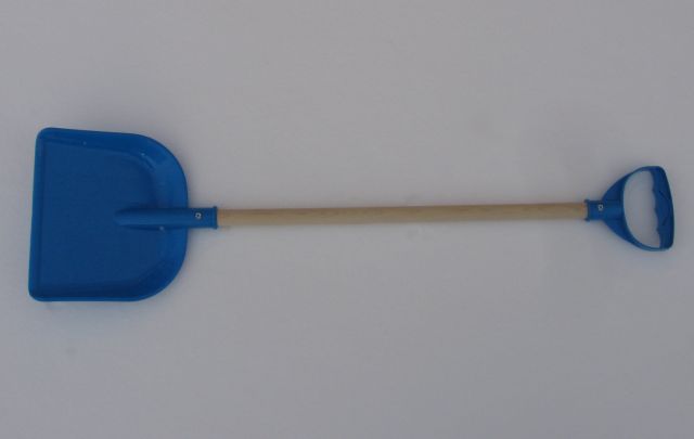 Детские лопаты для снега. Лопата детская с деревянной ручкой.