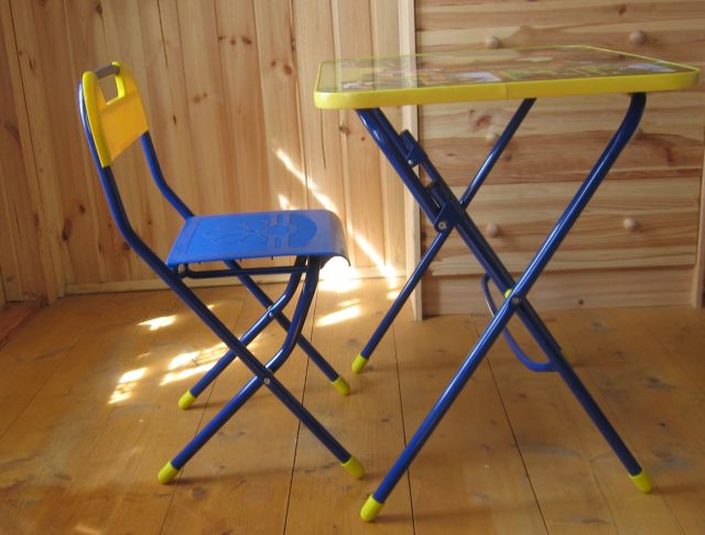 Комплект детской мебели Умничка Маша и медведь. Позвони мне.