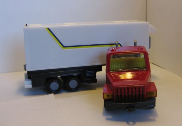 Игрушка автофургон фура  - 30 см Игрушка автофургон фура  - 30 см