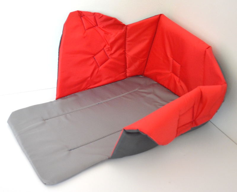 Мягкое сиденье для санок Вятич непромокаемое с подлокотниками