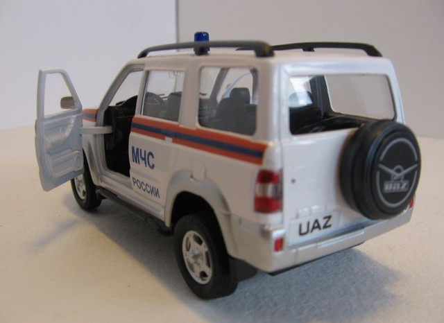 Машинка UAZ Patriot МЧC
