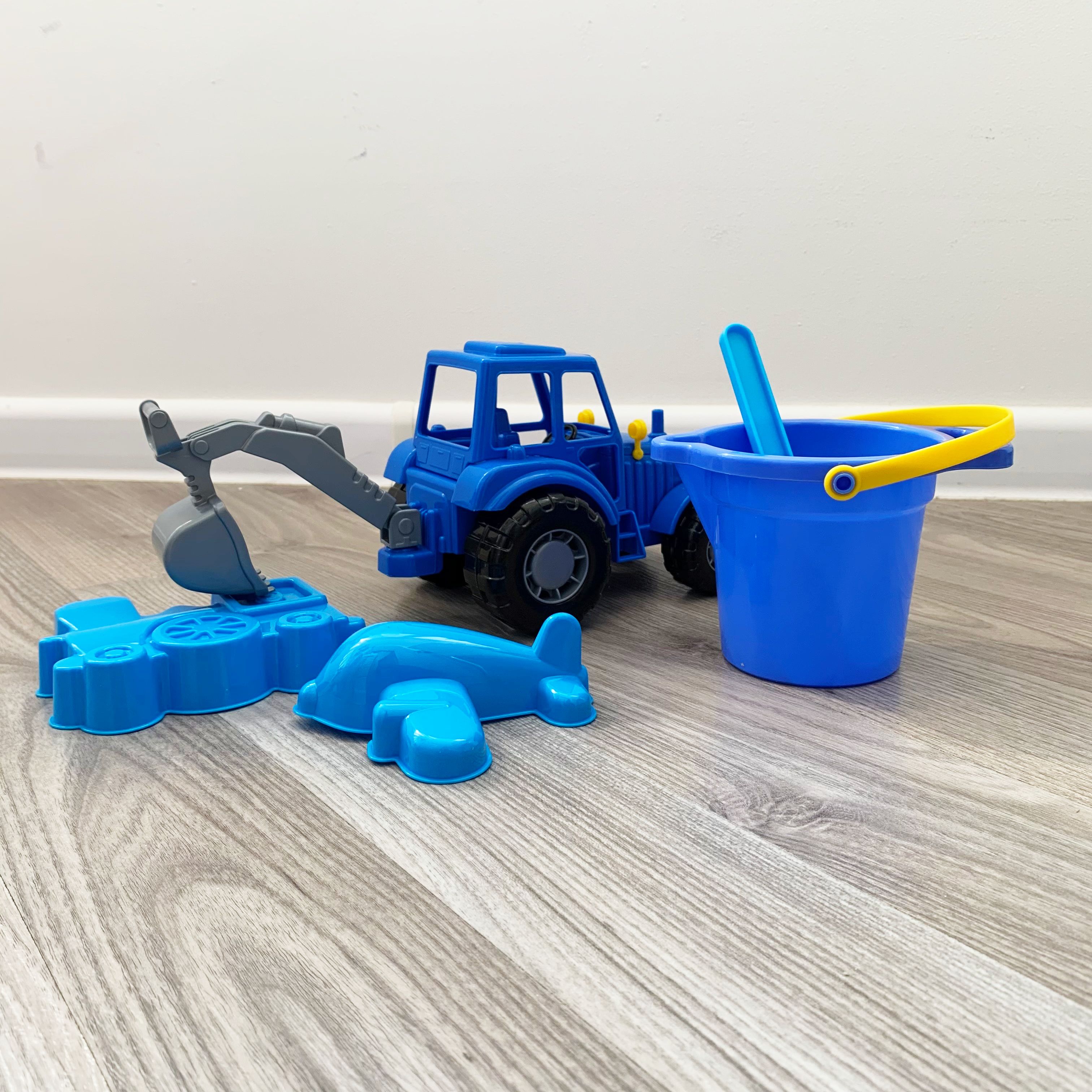 Набор для песочницы с синим трактором 21 см с копалкой, 2-мя формочками, ведерком и совком  Полесье