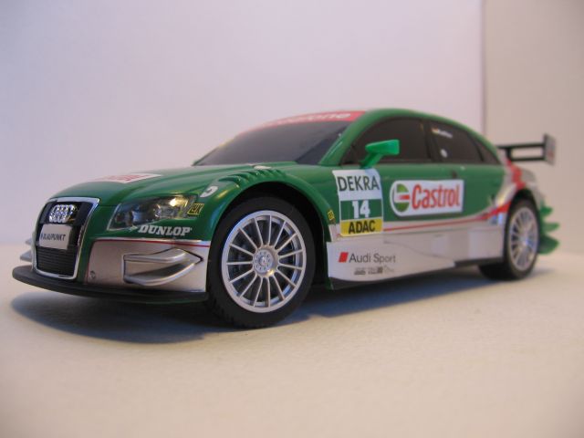 Радиоуправляемая машинка игрушка AUDI A4 DTM