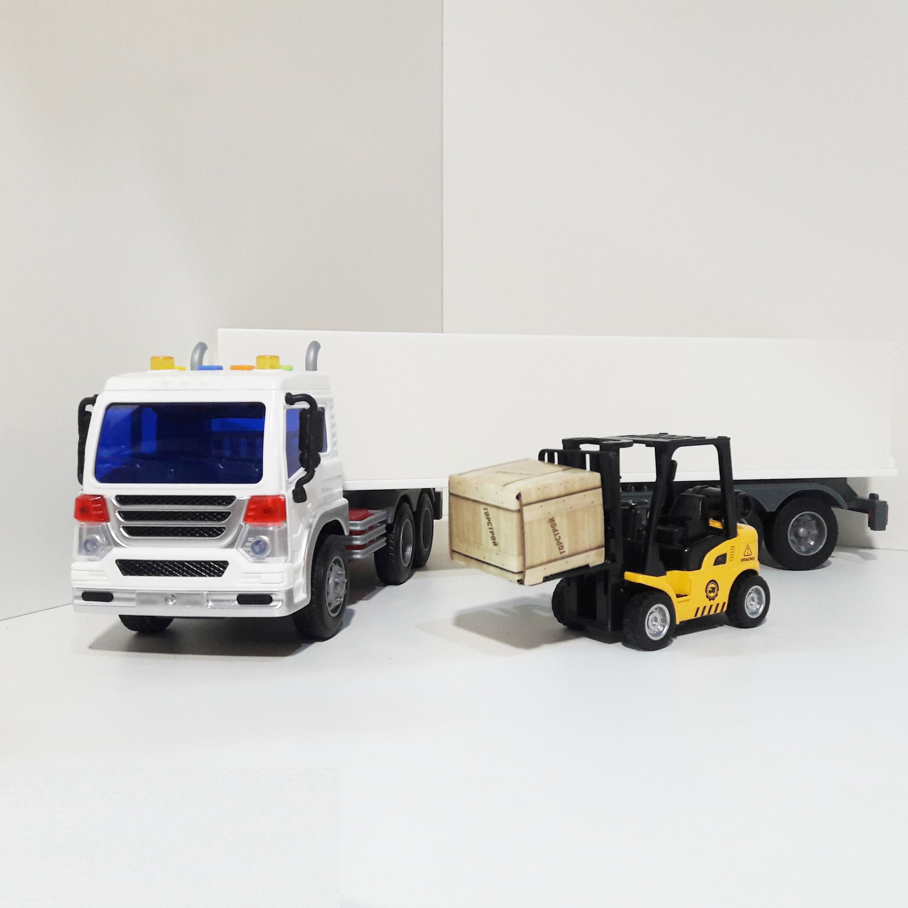 Игровой набор- машинка фура белая 47 см - автопогрузчик  Полесье  инерция, свет, звук