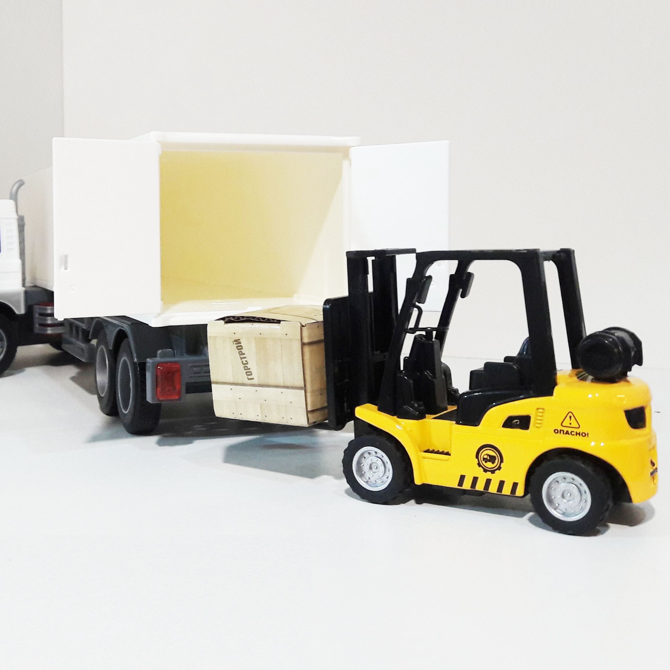 Набор машинка фура МАЗ белая 47 см - автопогрузчик  Полесье  инерция, свет, звук