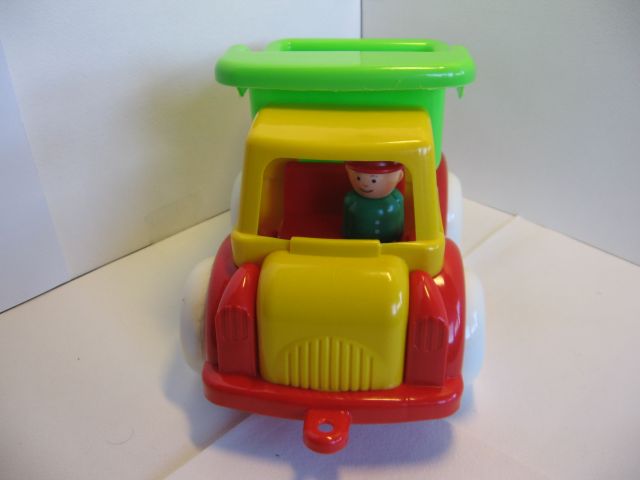 Детский самосвал. Модель самосвала для детей. Детский самосвал. Модель самосвала для детей.