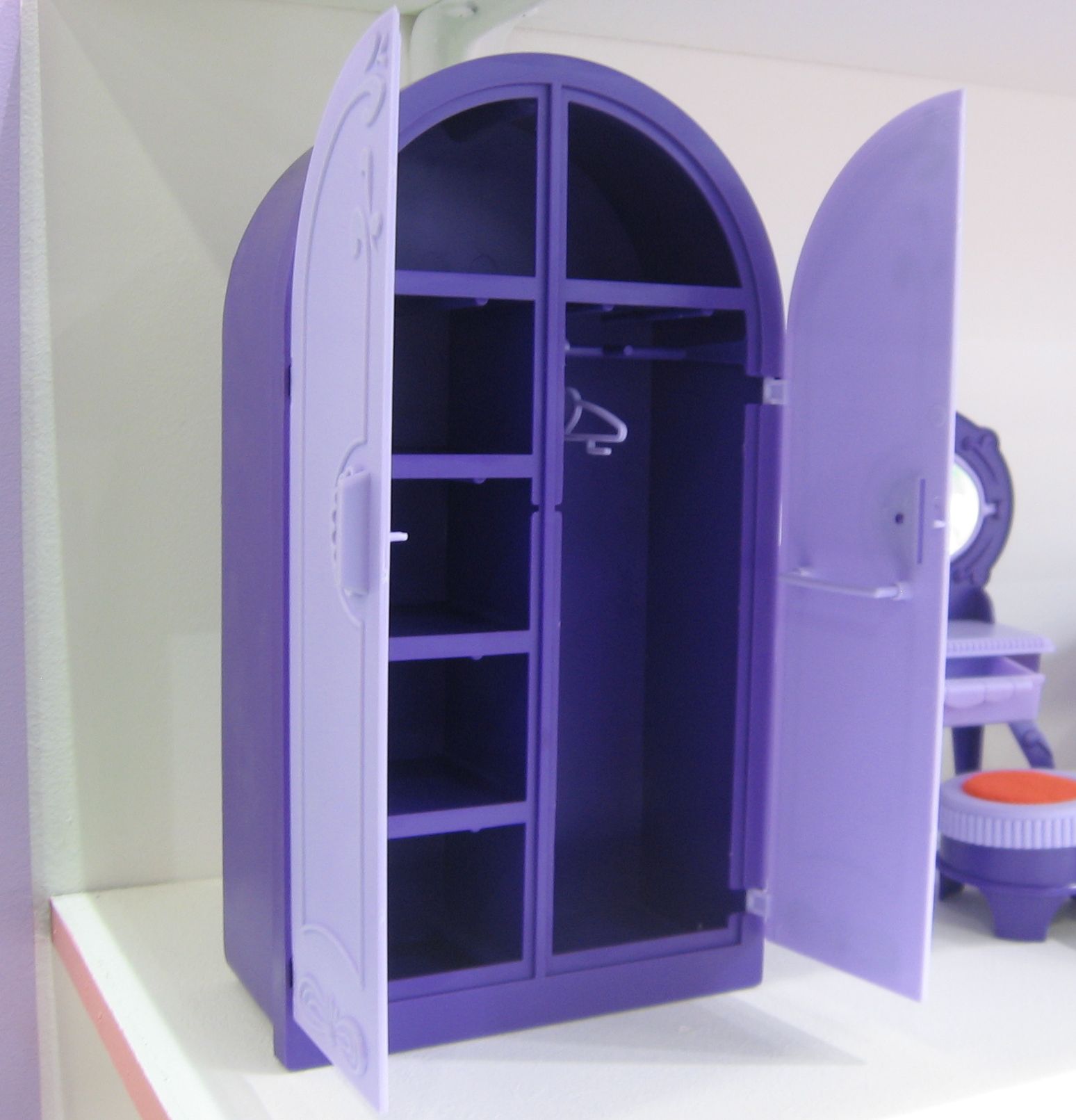 Кукольный шкаф Конфетти Кукольный шкаф Конфетти