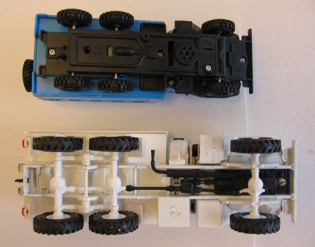 Игрушечная модель Урал 4320 будка службы аэропорта