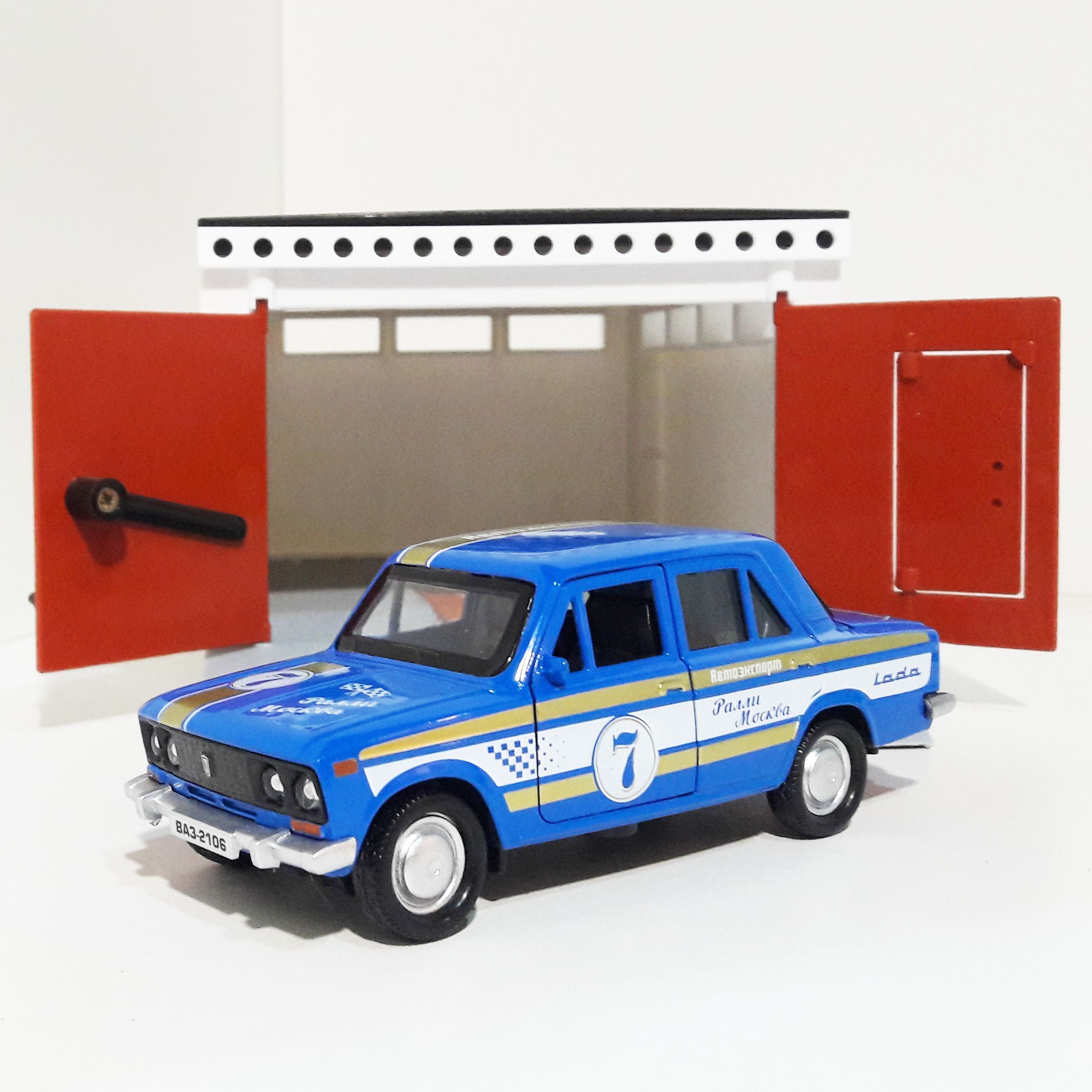 Гараж с распашными воротами и машинка ВАЗ 2106 СПОРТ синяя - звук, металл, инерция, открытие дверей, багажника