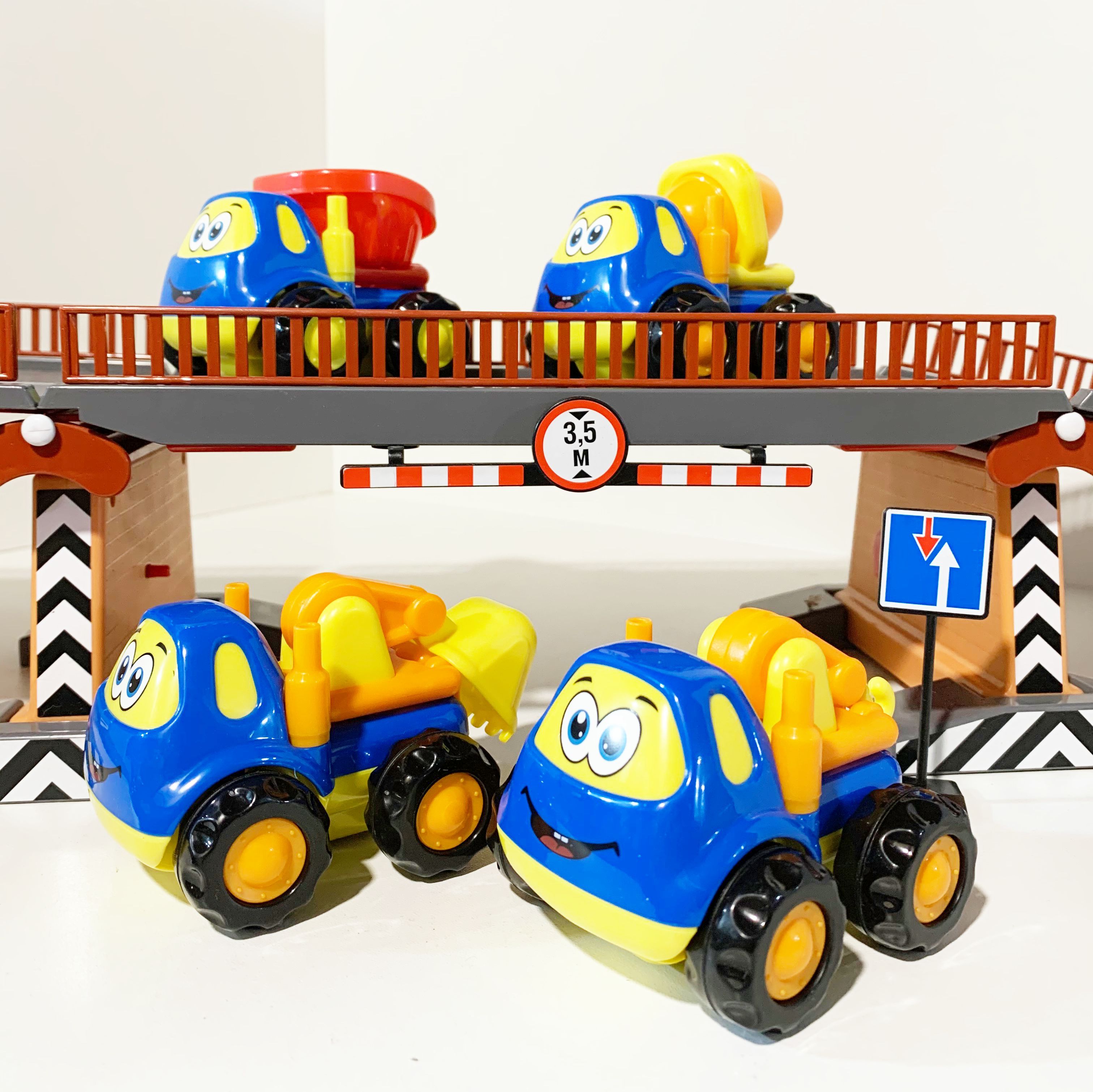 Набор 4 шт. инерционных машинок для малышей Патрик самосвал, погрузчик, бетоновоз, эвакуатор