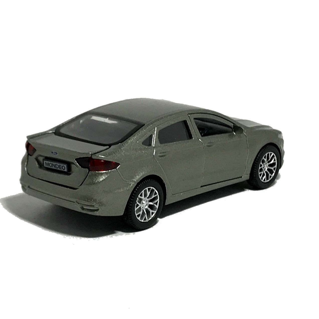 Игрушечная машина Ford Mondeo серебристая
