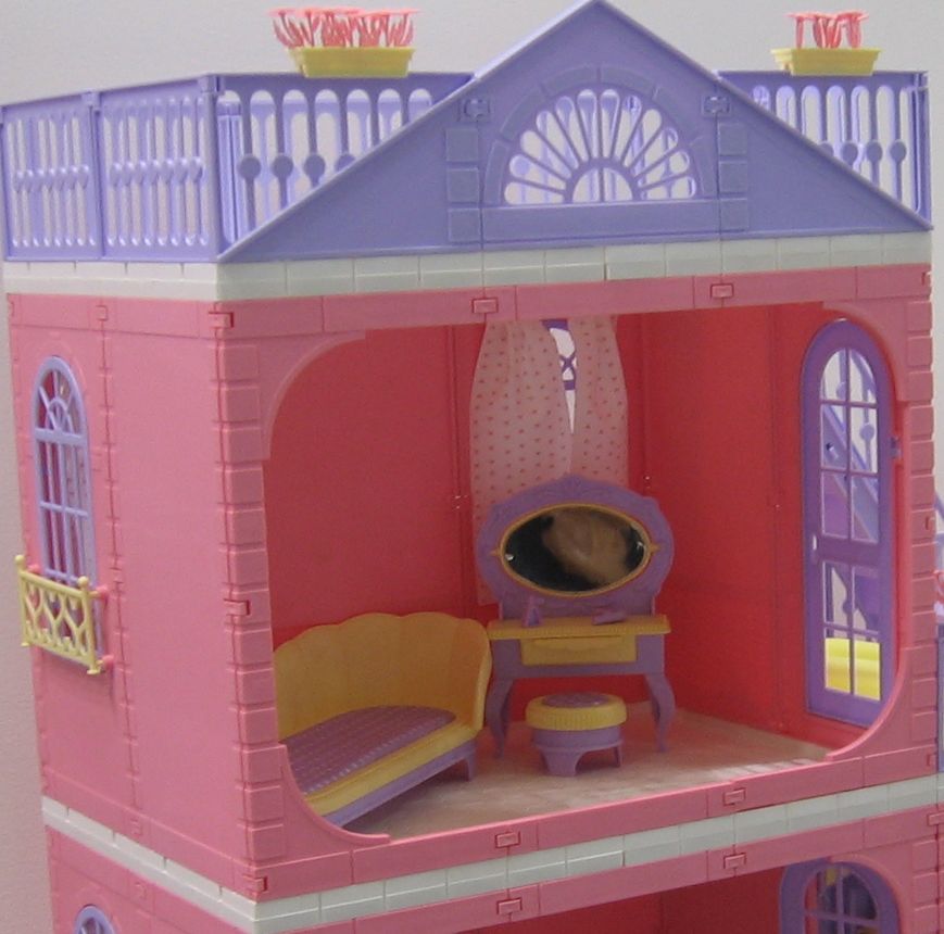 Будуар для куклы лимонный