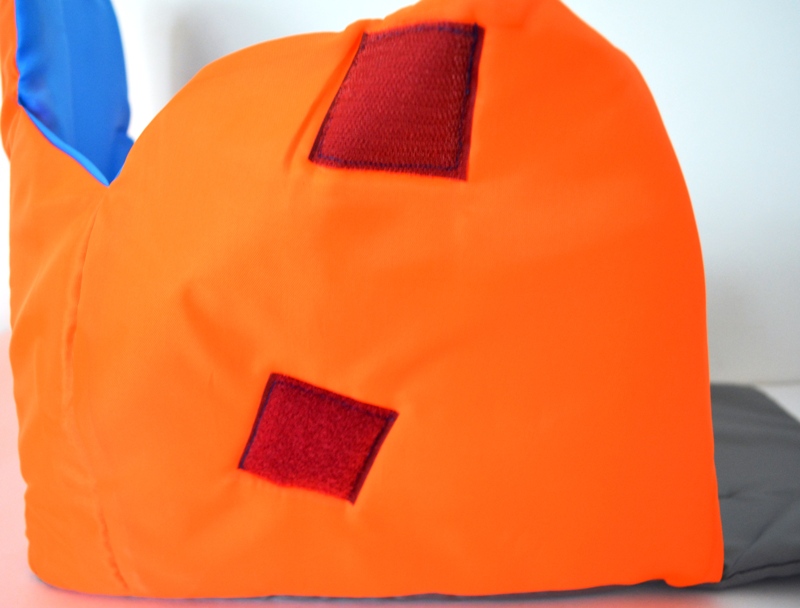 Мягкое сиденье для санок Вятич непромокаемое с подлокотниками