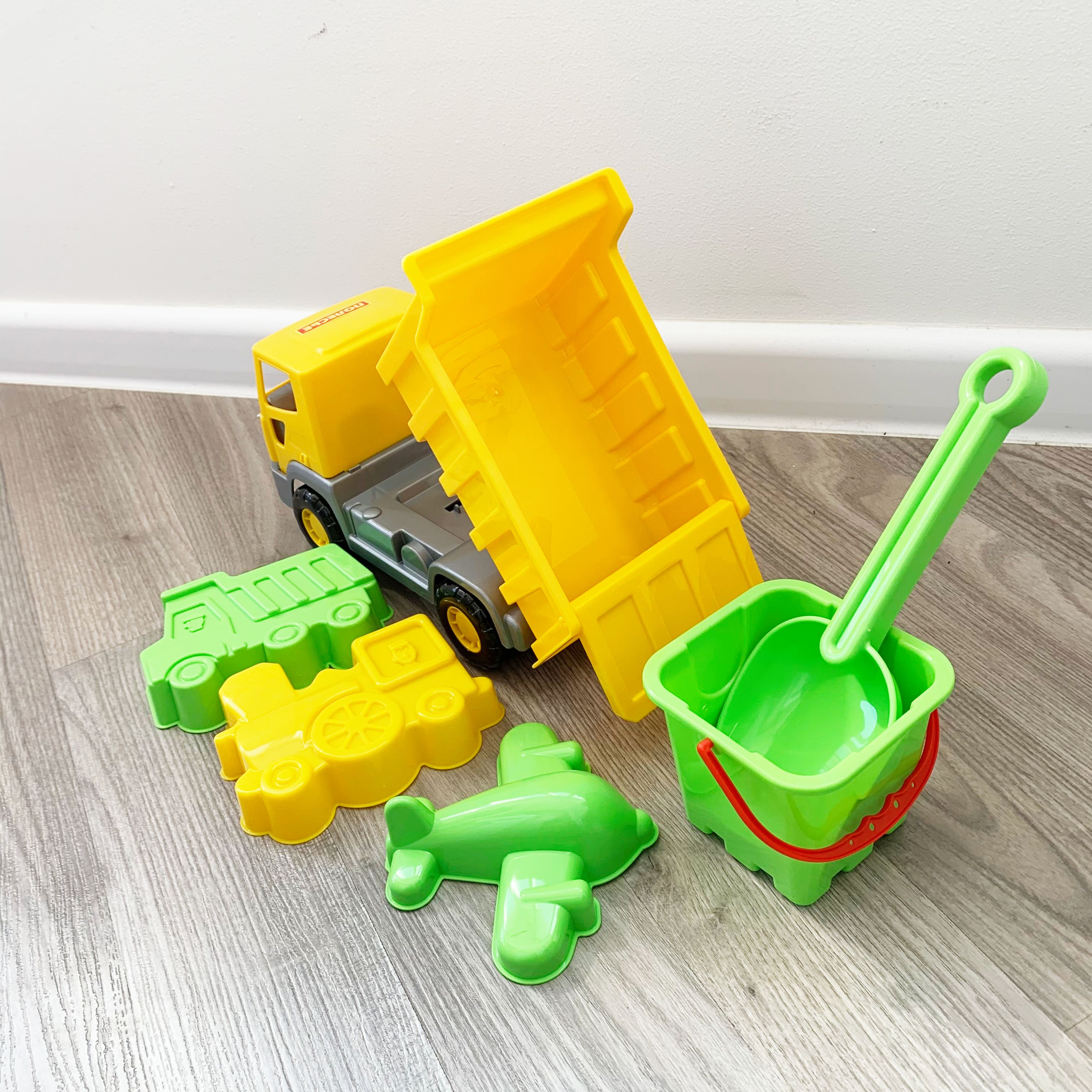 Набор для песочницы с самосвалом 26 см с закрытым бортом, 3-мя формочками, ведерком и совком