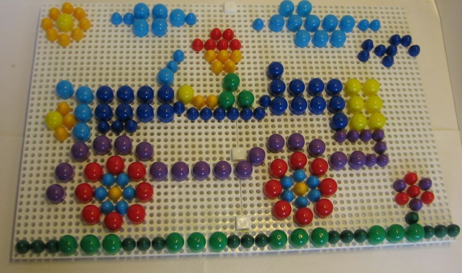 Мозаика 2 белых поля 240 фишек 2-х видов 6 цветов Арт.: 00983 Мозаика 2 белых поля 240 фишек 2-х видов 6 цветов Арт.: 00983