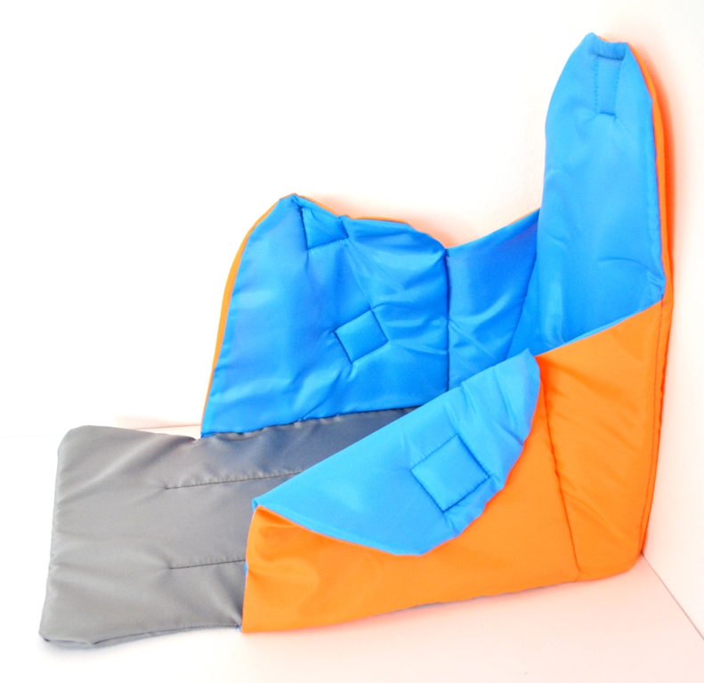 Мягкое сиденье для санок Вятич непромокаемое с подлокотниками