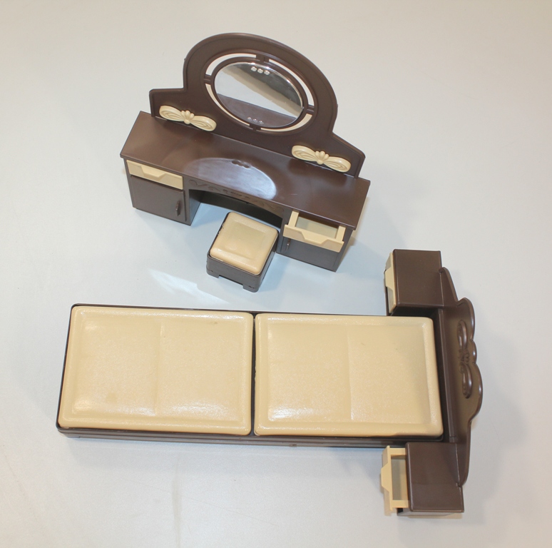 Спальня для кукол