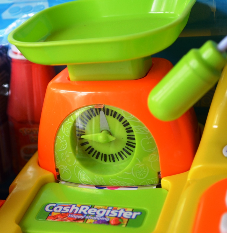 Кассовый аппарат. Касса со сканером и чеком